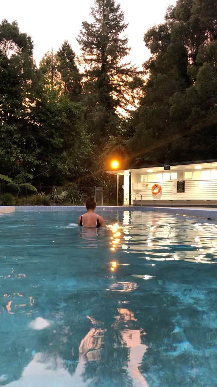 ポーシャ・ウッドマンのインスタグラム：「One last soak before Game Day apopo 😍」