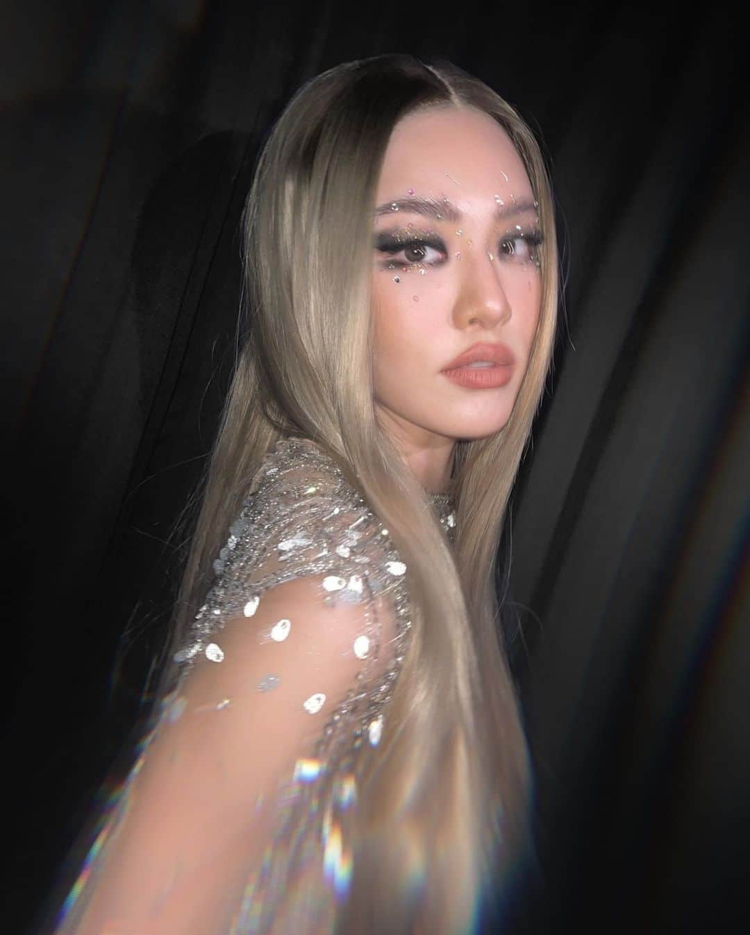 グレース＝カンクラオのインスタグラム：「นาเดีย...พร้อม!🎤🎼Ost. #นางฟ้าคาบาเรต์ @minddmakeup @robirt_99 @unkuniya @siravariety」