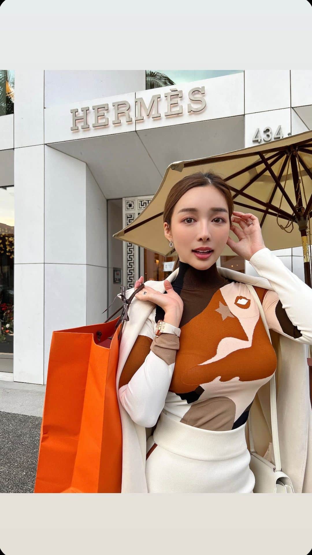 のインスタグラム：「Shopping🍊  @hermes  My first hermes in LA is PICOTIN😻Picotin is always my memorial bag. Thank you❤️‍🔥  エルメスでお買い物🍊 新しい担当様素敵な出会いをありがとう🙈🧡  #hermes #picotin #picotin18 #picotinlock #hermesbag #shopping #beverlyhills #rodeodrive #luxurybag #luxuryfashion #エルメス #ピコタン」