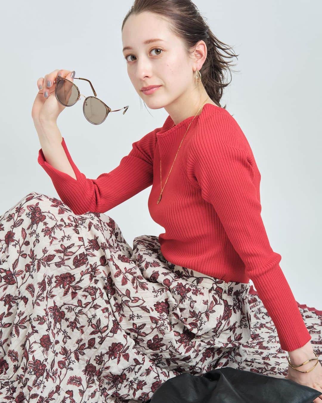 のインスタグラム：「⁡ \\本日最終日！// 公式オンラインショップ限定ALL10%OFF 3/11(金)〜3/14(月) ️ ⁡ ⁡ ーArpege story Originalー ⁡ ◼️プリントプリーツスカート ¥22,000(税込) No. 12135660 Col.グリーン、赤 ⁡ 商品詳細はタグをご覧ください！ スワイプしてカラバリをCHECK▶▶▶ ⁡ ⁡ 毎月大好評のArpege story Original👗 完売する前にぜひGETしてみてください！ ⁡ ---------------------------------------------- ⁡ 〜Arpege story Original 〜 毎月25日新作アイテム発売！ トレンドのカラーやディテールをぎゅっと 詰め込んだ数量限定のオリジナルライン ⁡ ---------------------------------------------- ⁡ ▶▶︎▶︎ NEWS ⁡ \\本日最終日！// ◼️公式オンラインショップ限定 Arpege story会員様 ALL10%OFF  3/11(金)〜3/14(月) ⁡ ---------------------------------------------- #arpegestory  #arpegestoryoriginal  #アルページュストーリー #オリジナル  #新作アイテム #スカート #プリントスカート #ファッションの力を信じよう」