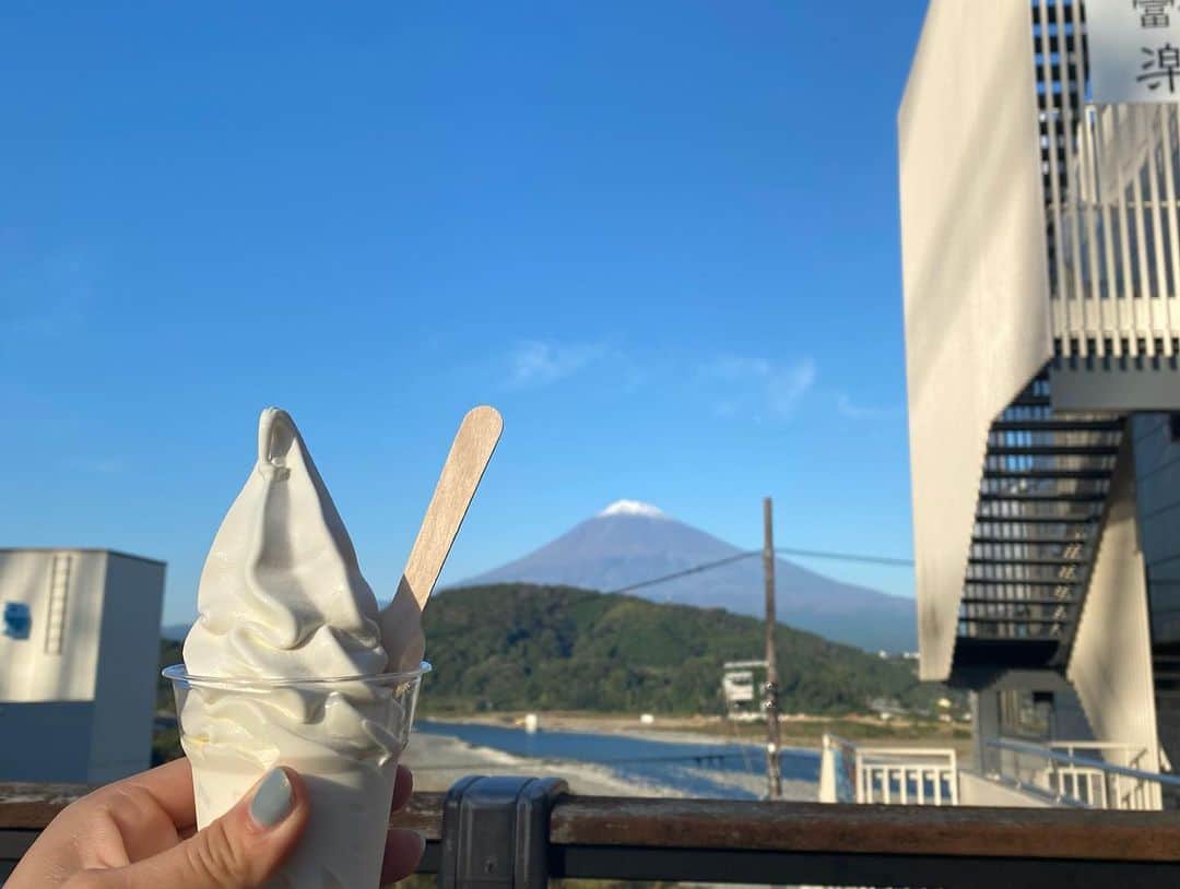 北山まいかさんのインスタグラム写真 - (北山まいかInstagram)「いつかの家族旅行☺️ 部屋から見える富士山は めっちゃかっこよかった🗻」3月14日 15時07分 - maika.kitayama