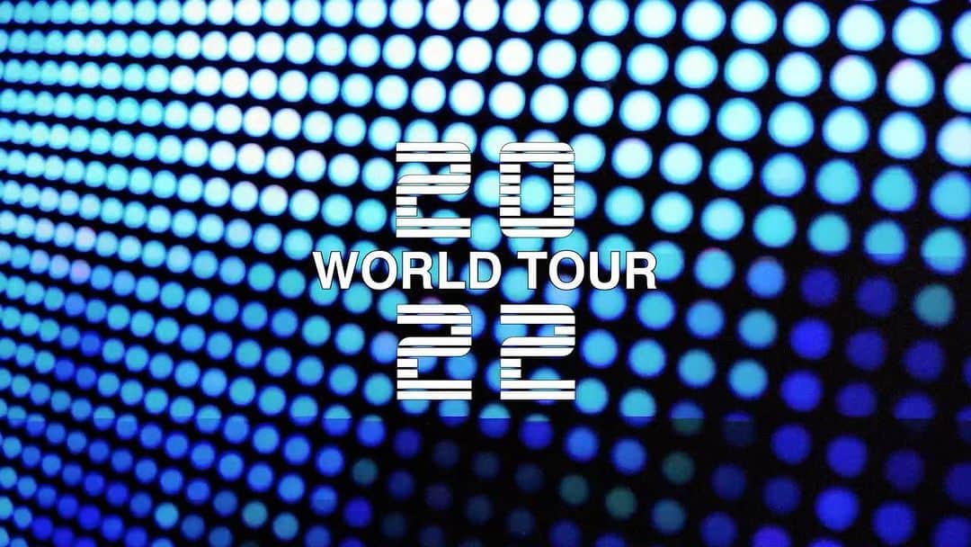 Maroon 5のインスタグラム：「World Tour 2022 • Kicking off soon! 💫🚀 #M5WORLDTOUR2022 #M52022 📹 @bootswallace」
