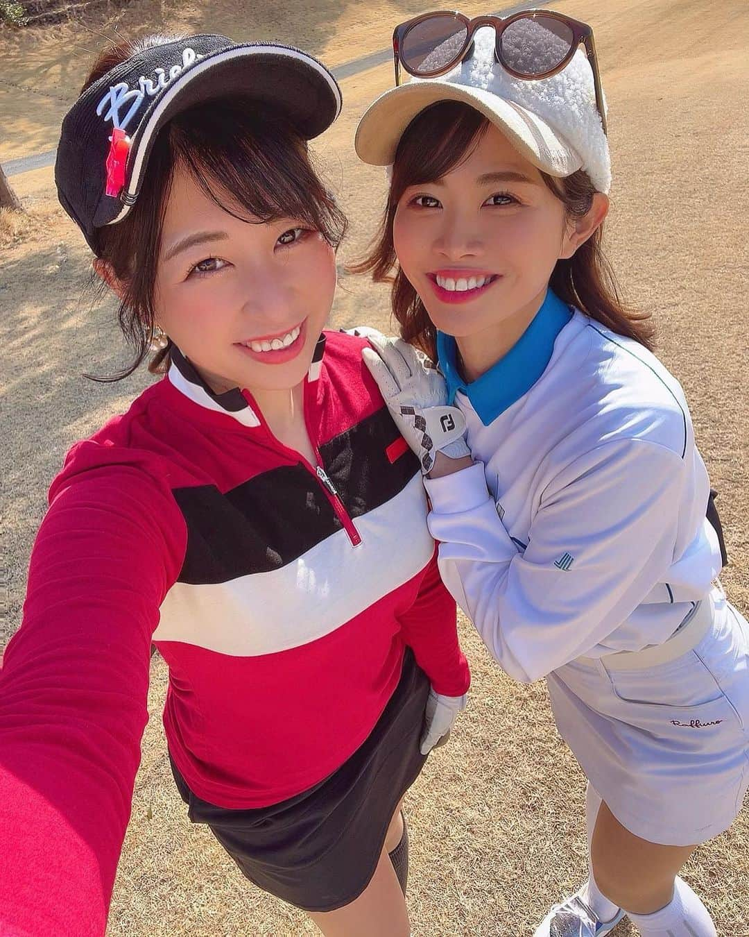 YUKAさんのインスタグラム写真 - (YUKAInstagram)「@mee___golf  とツーショット❤︎ ⁡ 実は、最近ドライバーを @taylormade_golf_japan  ステルスに変えちゃいました🤤❤️ ⁡ まだまだ慣れてないけど ちゃんと当たった時の 音‼️好きだな〜 ⁡ 最後はね、右のコースにボールいっちゃって ⁡ フォアーーーーーー🗣‼️‼️笑 ふふの声本当１８ホールに聞こえるんじゃないかってくらい通る😆 ⁡ #ゴルフ好き #ゴルフ #ゴルフラウンド #ゴルフ女子 #ゴルフ上手くなりたい #ゴルフスイング #ゴルフスイング動画 #ゴルフコーデ #ゴルフ男子 #ゴルフ好きな人と繋がりたい #ゴルフバカ #ゴルフ好きな人と仲良くなりたい #ゴルフウェア #おしゃれさんと繋がりたい #お洒落 #スポーツ好き＃フィラゴルフ #filagolf #golf #vg_fashion #golfstagram #golfwear #golfgirl #golfswing #골프여자#골프스타그램 #골프 #골프웨어」3月14日 19時39分 - golf_yuka3405