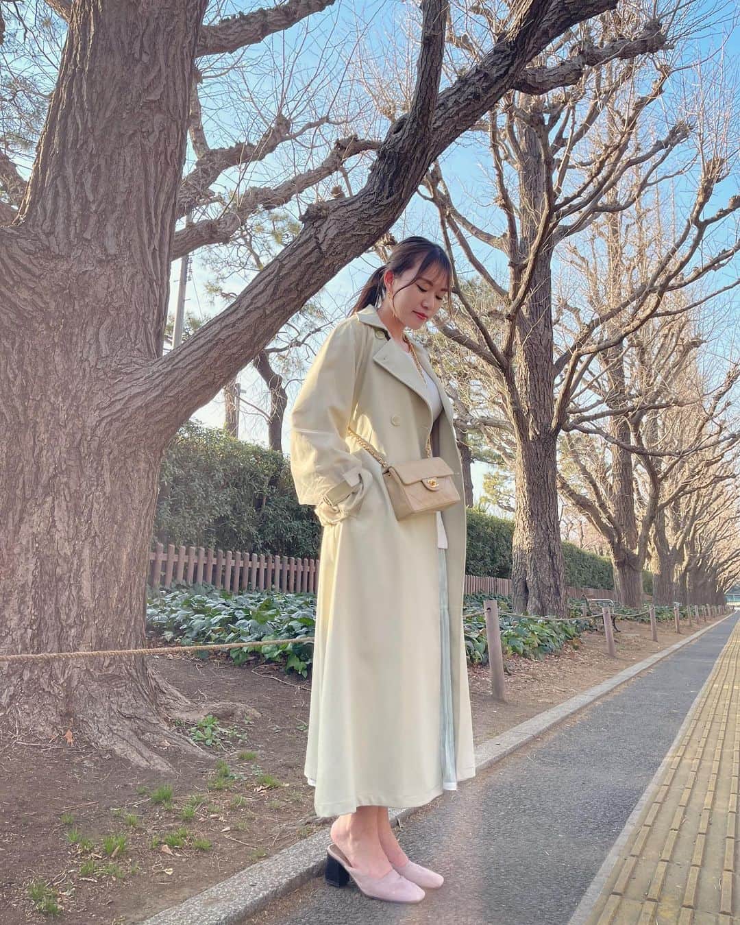 平崎里奈さんのインスタグラム写真 - (平崎里奈Instagram)「春だね🌸親友が撮ってくれた🌱  ヴィンテージシャネルを中心に お取り扱いされているヴィンテージショップ @_coco_vintage_ さんに行ったよ☺️ 可愛いアイテムたくさんだった🥺  #cocovintage #vintagechanel #chanelbag #渋谷」3月14日 20時36分 - hirasakirina