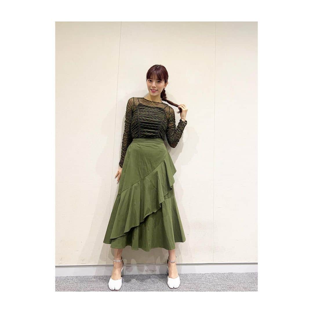 三谷紬さんのインスタグラム写真 - (三谷紬Instagram)「* #三谷の服 ❤︎ 倍速内で今日みたいな日は 洋服迷う〜というコメントで盛り上がりました🐥 三谷の今日の服は 長袖シースルーに下キャミソール！ スカートは綿素材のものです💚 まだお腹ぽっこりが気になりますね🙄 * #ootd#ootn#outfit#洋服#服#コーデ#春コーデ#シースルー#トップス#tops#キャミソール#キャミ#camisole#スカート#skirt#フリル#私服#パンプス#足袋#春服#緑#緑コーデ#お腹#ぽっこり#気になる#テレビ朝日#アナウンサー#三谷紬」3月14日 21時13分 - mitani_tsumugi