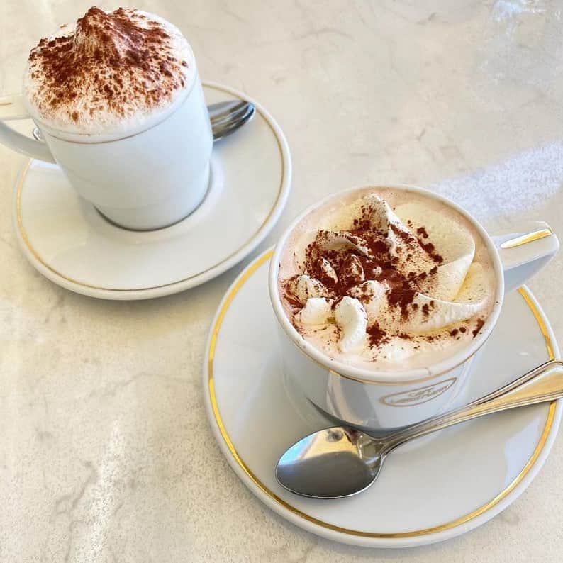 依田奈波のグルメインスタ