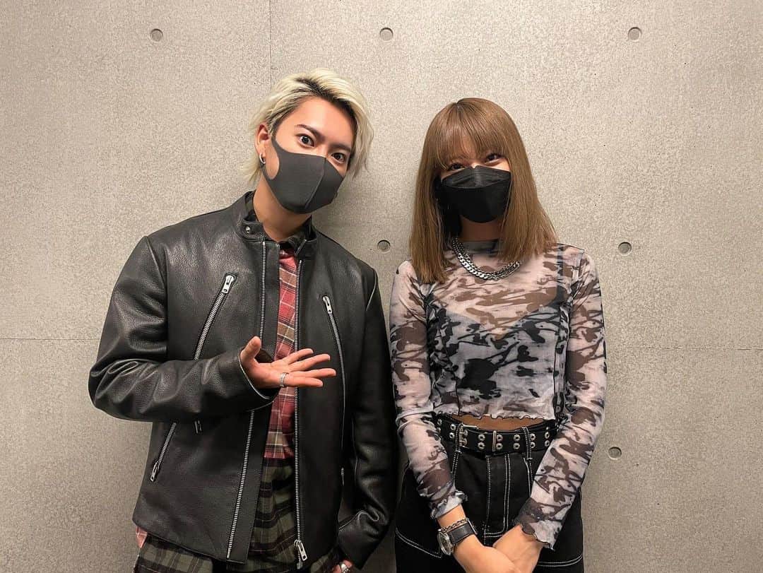 永田レイナのインスタグラム：「JFL SPECIAL FOR THE NEXT ～NEXT GENERATION～  聴いてくださった方、ありがとうございました。  今回インタビューさせていただいた BE:FIRST RYOKIさんと。  愛知出身のRYOKIさん。 頭の回転が速く、台本にない質問を投げても 即座に何倍にもして返してくれました。 しっかり相手の目を見てお話しされる方で、 普段からこうしてきちんと人と 向き合っているんだろうなぁ、 この姿勢がいろんな人を惹きつけて、 いろんなことを叶えてきたんだろうなぁ、と。 キラッキラの目を見ながらそんなことを思っていました。  次は名古屋でお待ちしています。 素敵なお話、ありがとうございました！  聴き逃した方はradikoタイムフリーでどうぞ！  #BEFIRST #BMSG #zipfm #JFL #forthenext #radio #radiko」