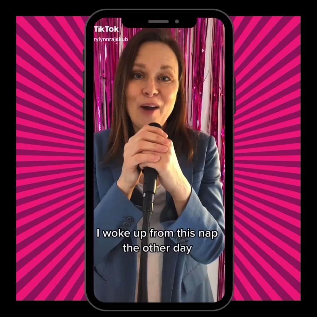 メアリー・リン・ライスカブのインスタグラム：「Has this ever happened to you? Nope, just me? Oh, alright then…   For more fun updates like this, follow me on TikTok @marylynnrajskub」