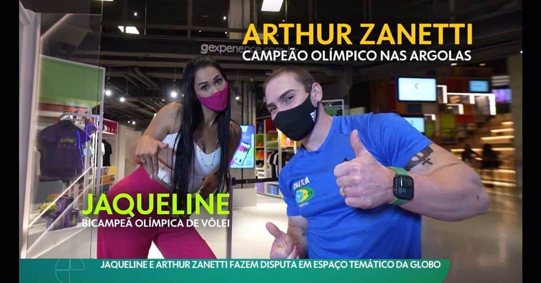 ジャケリネ・カルバリョのインスタグラム：「De ontem…😀  Para quem não conseguiu assistir a matéria com meu parceiro @arthurzanetti 📺 Está aí!  Eu amei!😍  #reportage #parceiro #diversao @tvglobo」