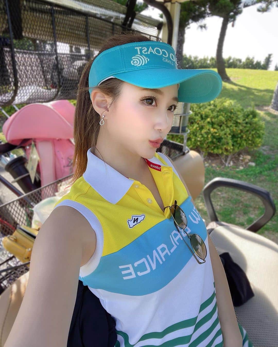 ぴょん♡のインスタグラム：「宮古島ゴルフ⛳️ 水色の透き通った海のロケーションに感動！！🌺 冬なのにノースリーブでゴルフできる嬉しさ笑 海越えショット楽しすぎました🏌️‍♀️ 　 　 　 　 　 　 　 　 #golf #宮古島 #ゴルフ女子 #ゴルフ好きな人と繋がりたい #沖縄」