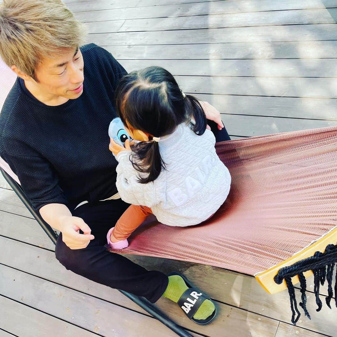 田村淳のインスタグラム：「次女が 耳と目と鼻と口を覚えました^_^ ミーミ、メメ、ハーナ、フュチ どんどん言葉を覚えてますが 1番発音がしっかりしてるのは ディズニーのキャラクターのスティッチ スティッチ入れるのにクチは言えないのが かわいい♡  #スティッチ #BALR」