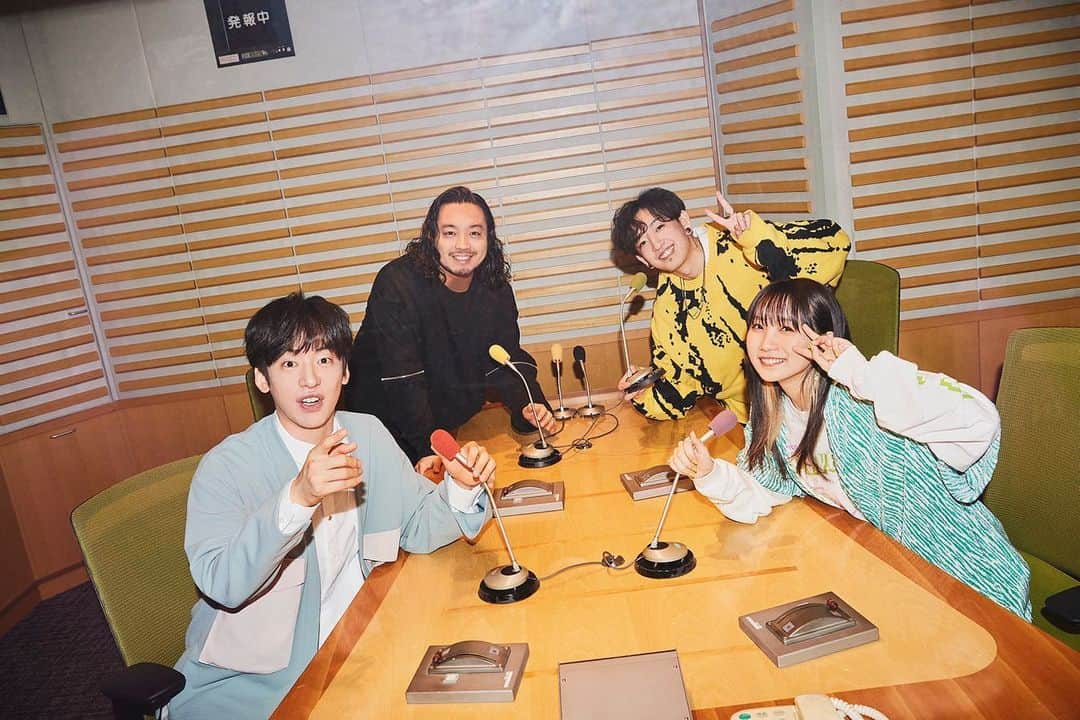のインスタグラム：「“Creepy Nuts × Ayase × 幾田りら” コラボ曲『ばかまじめ』 3/20デジタルリリース決定しました！  今夜の「YOASOBIのオールナイトニッポンX」と「Creepy Nutsのオールナイトニッポン0」初オンエアします！！  良い曲出来たよ〜〜〜！！！！」