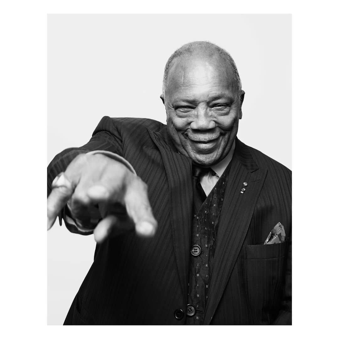 ラシダ・ジョーンズさんのインスタグラム写真 - (ラシダ・ジョーンズInstagram)「Happy Birthday to @quincyjones, my favorite person in the world (how is this not a national holiday??) 89 trips around the sun and not one wasted moment. Love you my dada and so grateful for you and everything you have given to the world and to me!!」3月15日 12時39分 - rashidajones