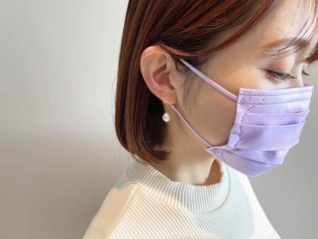 贅沢マスク公式アカウント＿原田産業のインスタグラム：「これひとつで、 6通りのバリエーション♡ マスクにつけてもイヤーカフにしてもおしゃれなアクセが新発売しました。 贅沢マスクショップでセール中です♡  https://zeitaku-shop.com/pages/mask-accessories  #おしゃれさんと繋がりたい #マスク#おしゃれ#ピアス#イヤーカフ#ハンドメイド#アクセサリー#マスク美人」