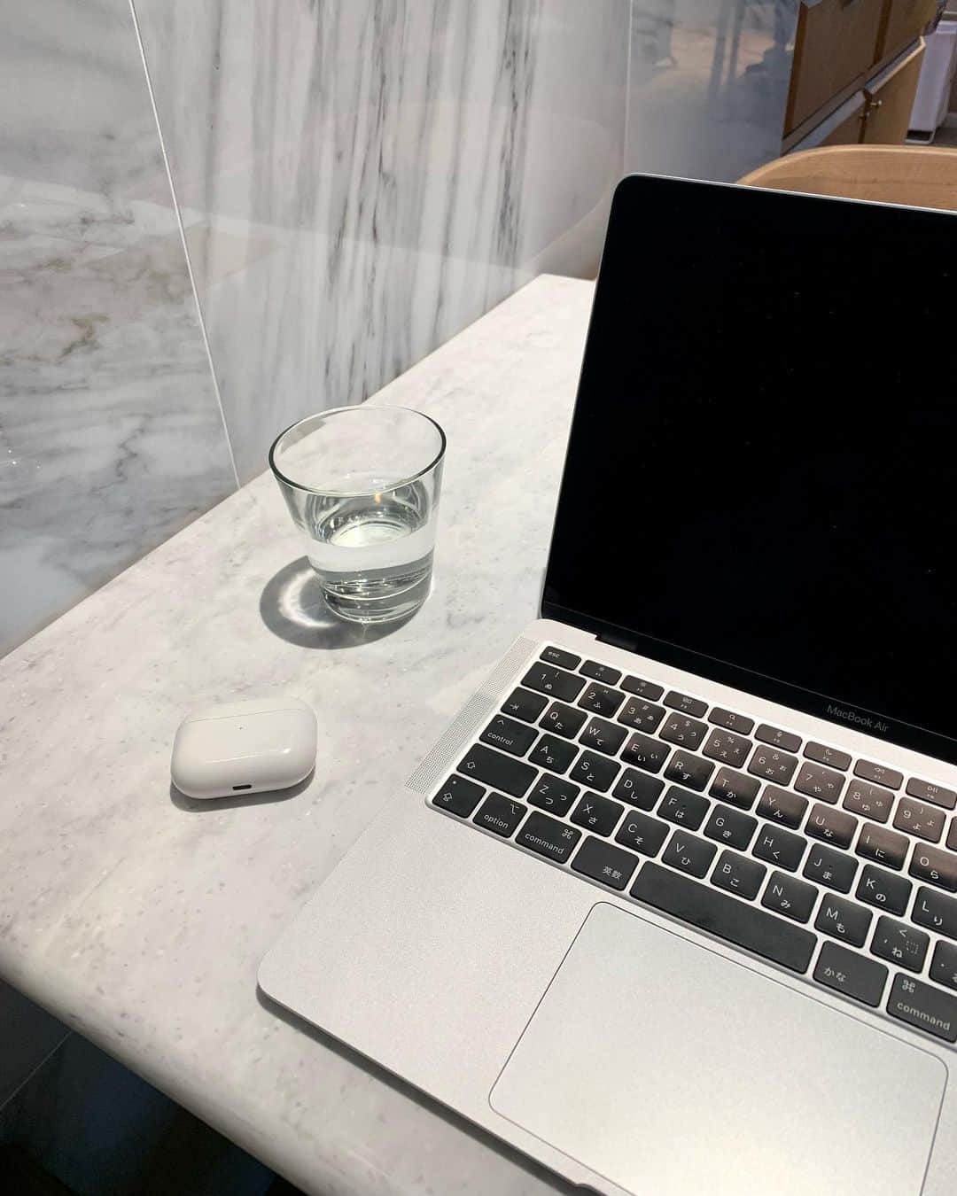 志田友美（ゆうみん）のインスタグラム：「はじめてのぱそこん💻💬#集中」