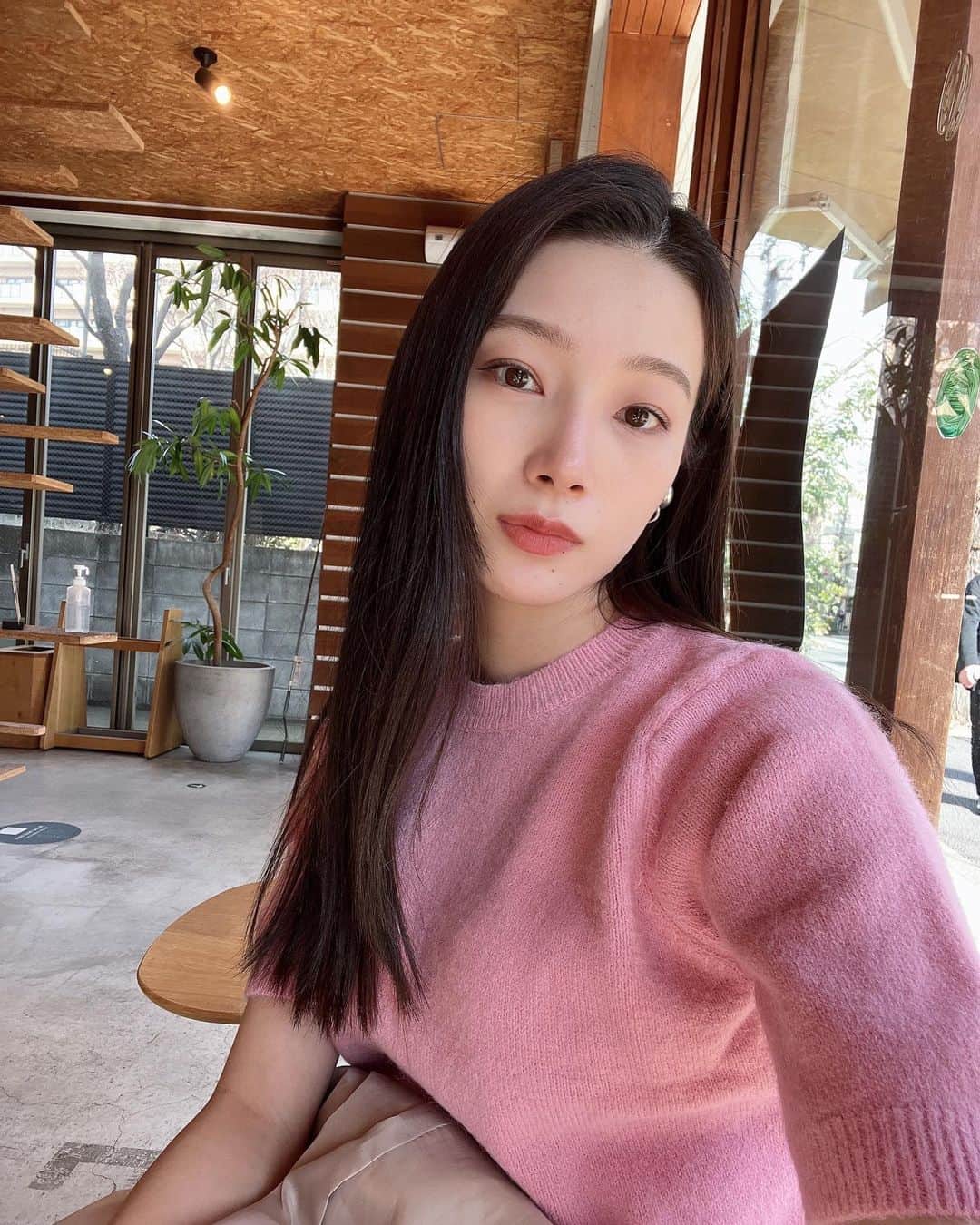 江田友莉亜のインスタグラム：「🌷🌷🌷花粉症で毎日目開かない👁」