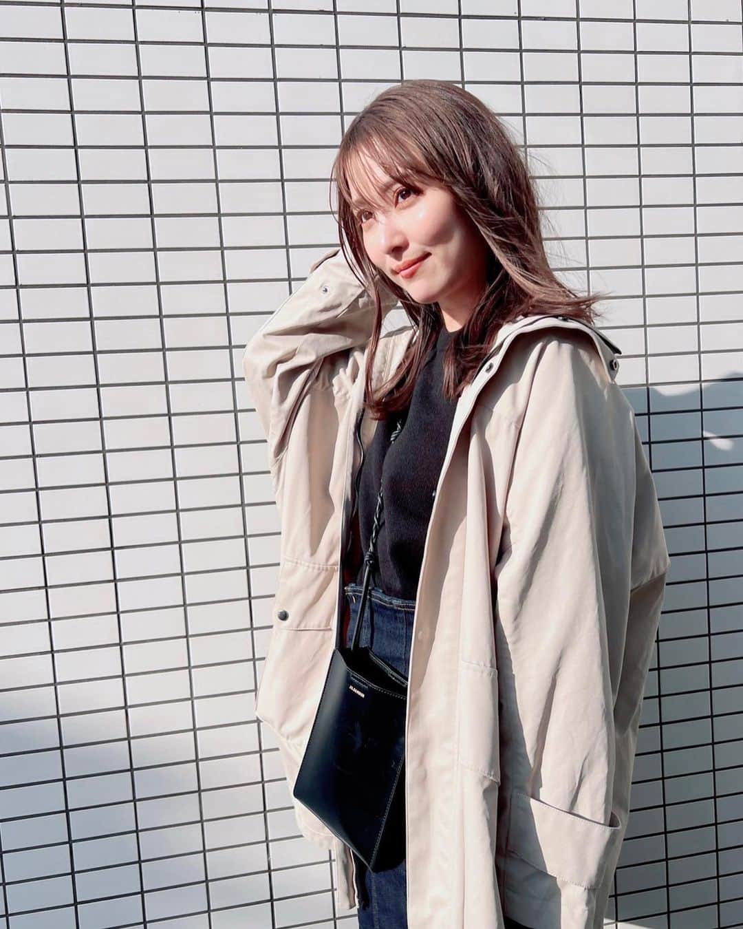 石川恋さんのインスタグラム写真 - (石川恋Instagram)「春私服🌸 （西日がめちゃ眩しい） クリアスニーカーの新色をゲット〜〜 前回はベージュ、今回はグリーン👟💚 #StyledbyRen #ootd」3月15日 18時20分 - ren_ishikawa