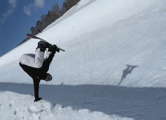 冨田せなのインスタグラム：「@takasu_snowpark 🦋  #snowboard #halfpipe #yonex #columbia #smith #galliumwax #callafactory #nixon #superfeet #高鷲スノーパーク #小布施クエスト#畑歯科医院 #ilbase」