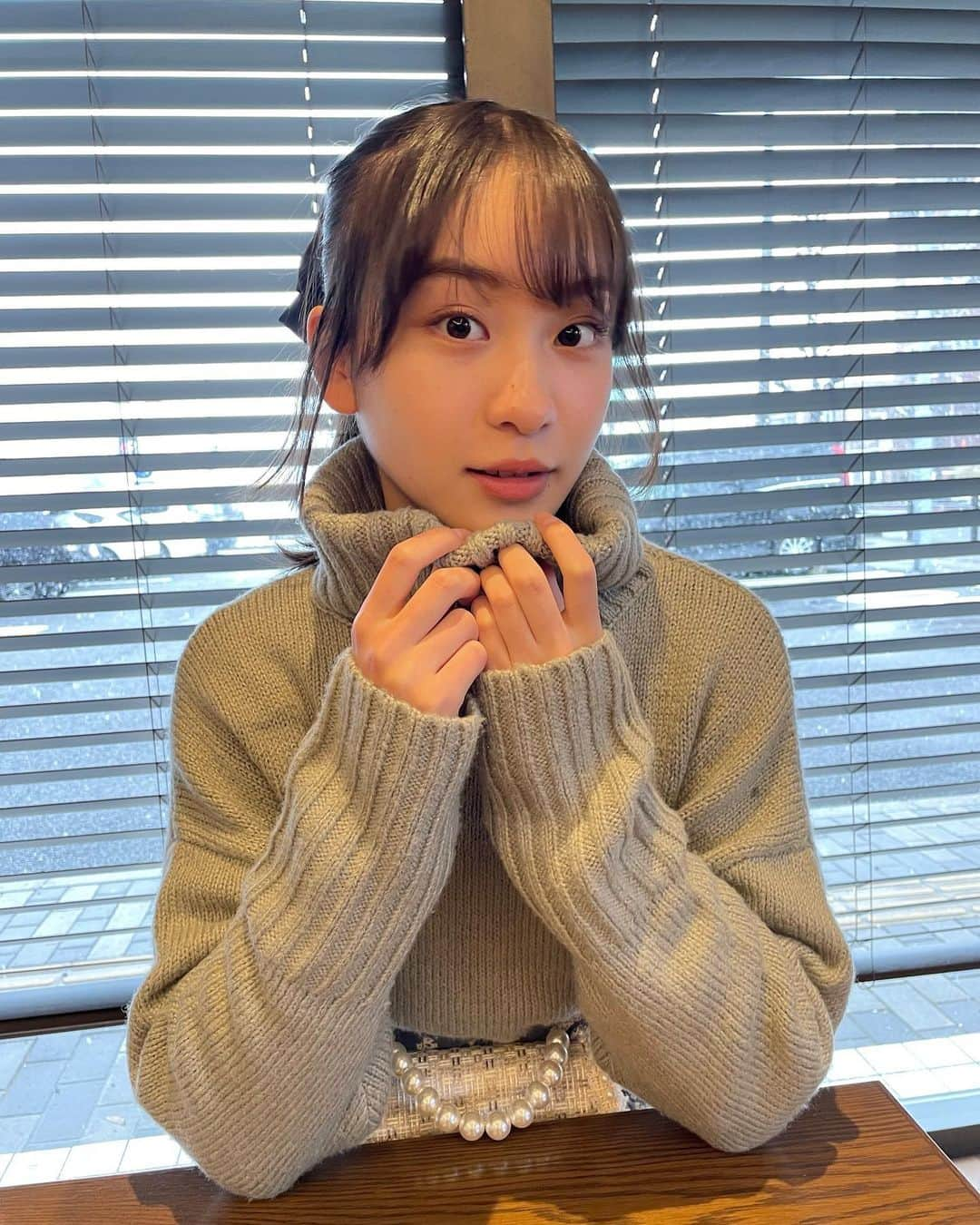 太田雫さんのインスタグラム写真 - (太田雫Instagram)「・ ・ いま春休みだからずっと梨泰院クラス見てます！👍🏻 ・ たまにリングフィットアドベンチャーやって運動も…笑 ・ ・ ・ #ニコラ#太田雫 #他撮り#ノーマルカメラ#春休み#bag#ribbon」3月15日 19時39分 - _shizukuota