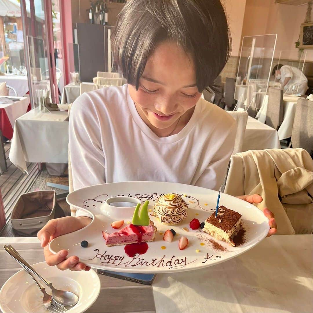 木崎あおいのインスタグラム：「_ 24歳🐯🎂 だいすきな周りの人を幸せにできるような強くかっこいい女性に~*  #サンフレッチェ広島レジーナ #木﨑あおい」