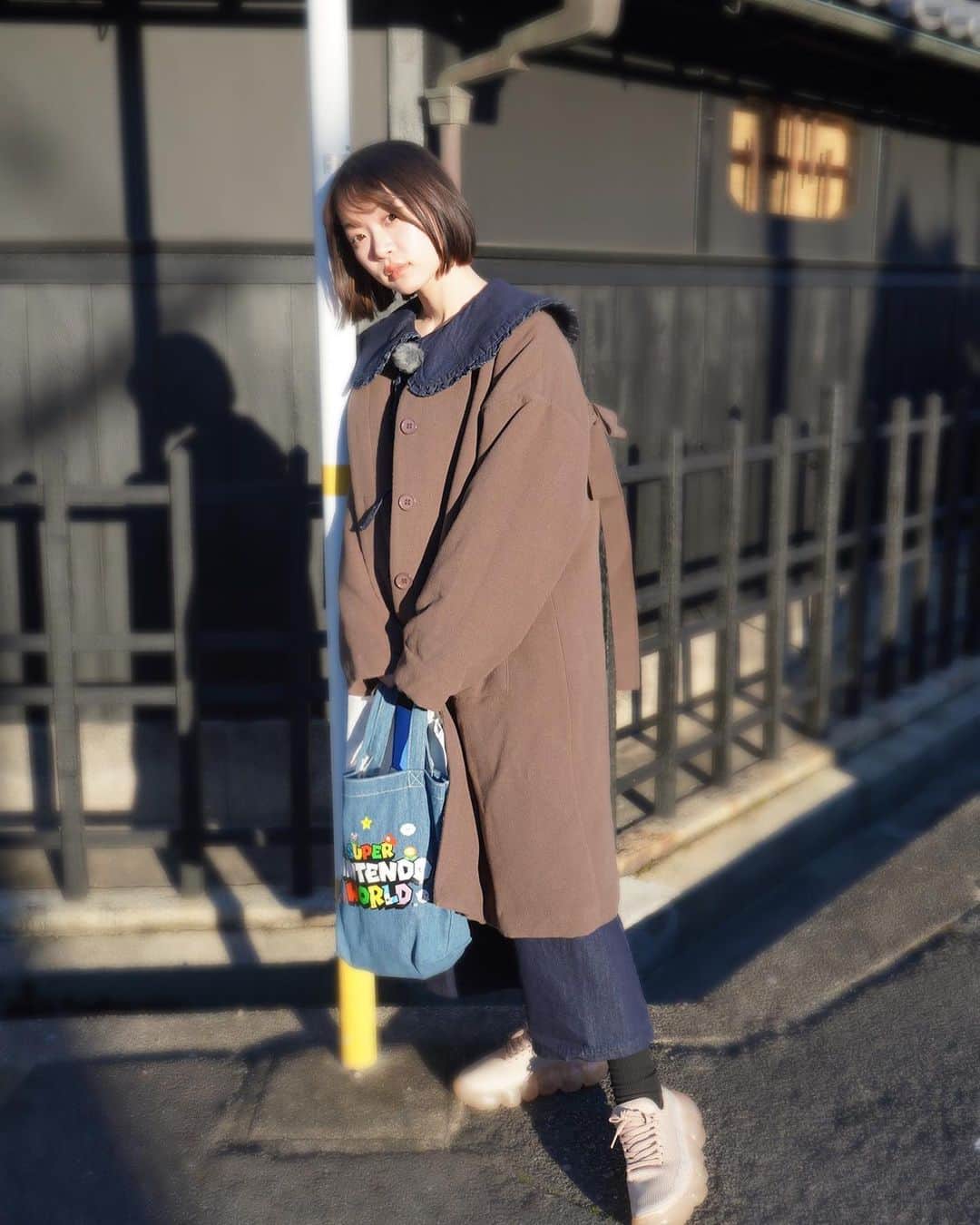 LINX（リンクス）のインスタグラム：「寒暖差激しいのでコートはまだまだ活躍🧥 #架乃ゆら  @kano__yura」