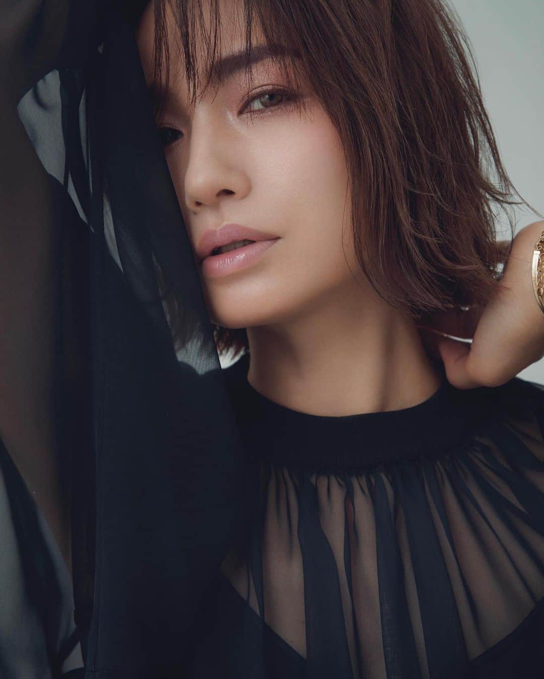 菊地泰久のインスタグラム：「@otonamuse  @sadamayumi  @hiro.odagiri  @furuta_chiaki   @yasuhisa_kikuchi   #佐田真由美 #otonamuse #菊地泰久 #yasuhisakikuchi #beauty #makeup #shooting #fashion #portrait #photography #photographer」