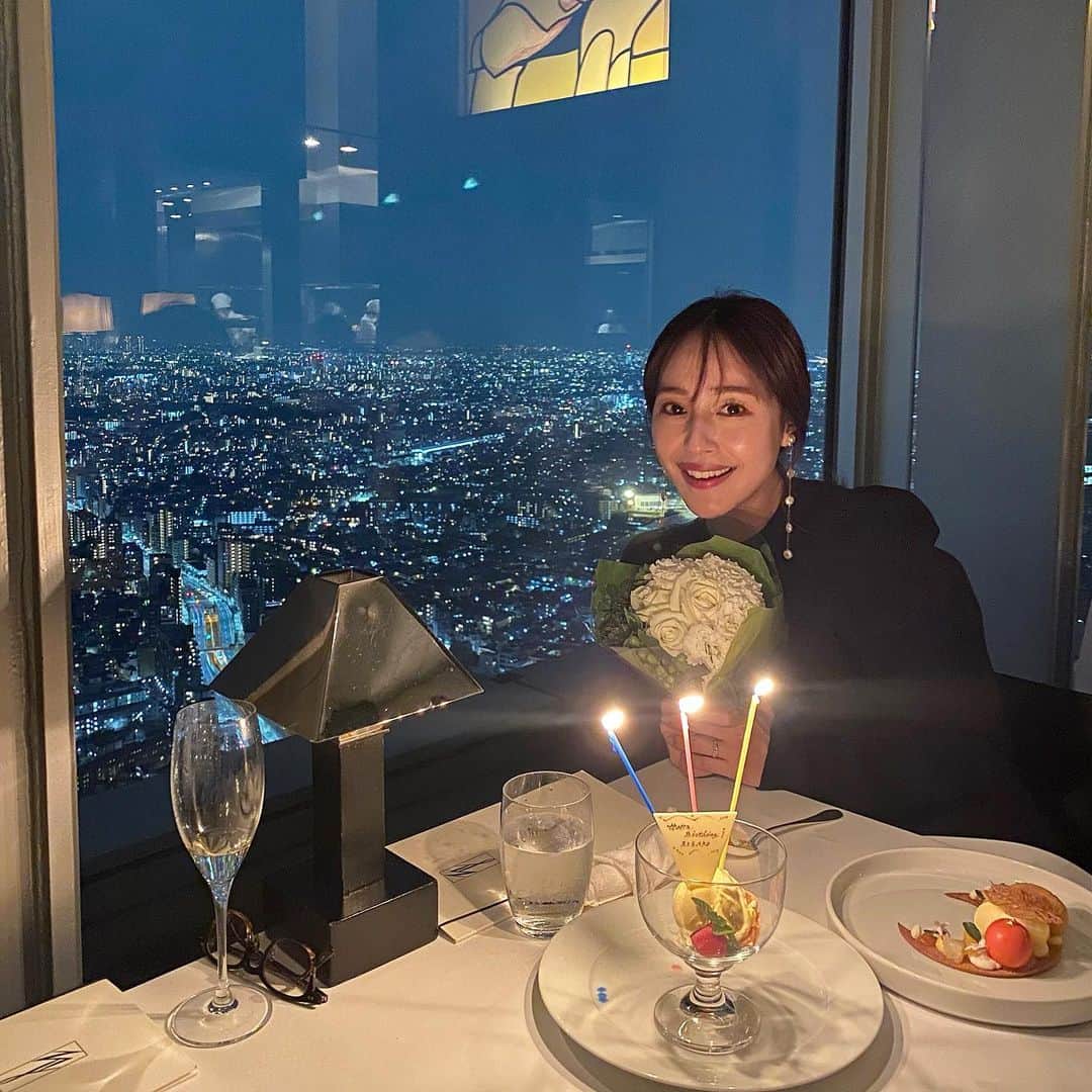 石川理咲子のインスタグラム：「#0315 #mybirthday 今年も無事、 またひとつ歳を重ねることができました🎂 これからもよろしくお願い致します♡」