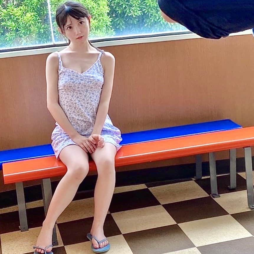 新居歩美さんのインスタグラム写真 - (新居歩美Instagram)「グラビアのお仕事は本当に緊張する💨 写真は去年の週刊FLASHさんの！ 見れば見るほどに骨格ウェーブすぎる  #アイドル #グラビア #グラビアアイドル #idol #被写体 #黒髪ロング #水着 #ブルベ夏 #ナチュラルメイク #骨格ウェーブ」3月15日 22時13分 - ayuchi_nii