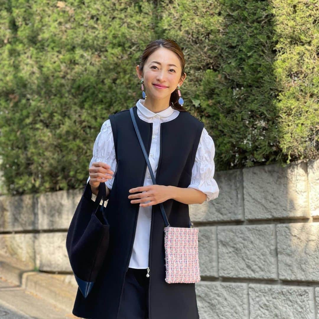 のインスタグラム：「- @mesm_medical_skin_make   4年ぶりに眉をリペア✨ 短めにして眉を足していたのですが、今回はメイクした状態の長さにしていただきました！  mesmをすると、とにかく楽！ 長さを足したのでパウダーでふんわりぼかして、眉マスカラをonするだけ✏️✨ メイク時間がまたまた短縮⏳  ありがとうございました！  #mesm#メスム#tokyohillsclinic #東京ヒルズクリニック」