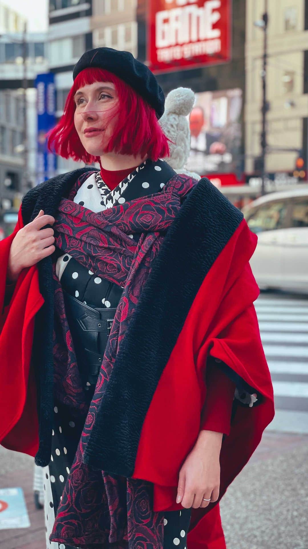 Anji SALZのインスタグラム：「A little get ready with me from colder times ❤️ Kimono @salzkimono & Obi belt by @kimono_kapuki 🥰  #kimono #salzkimono」