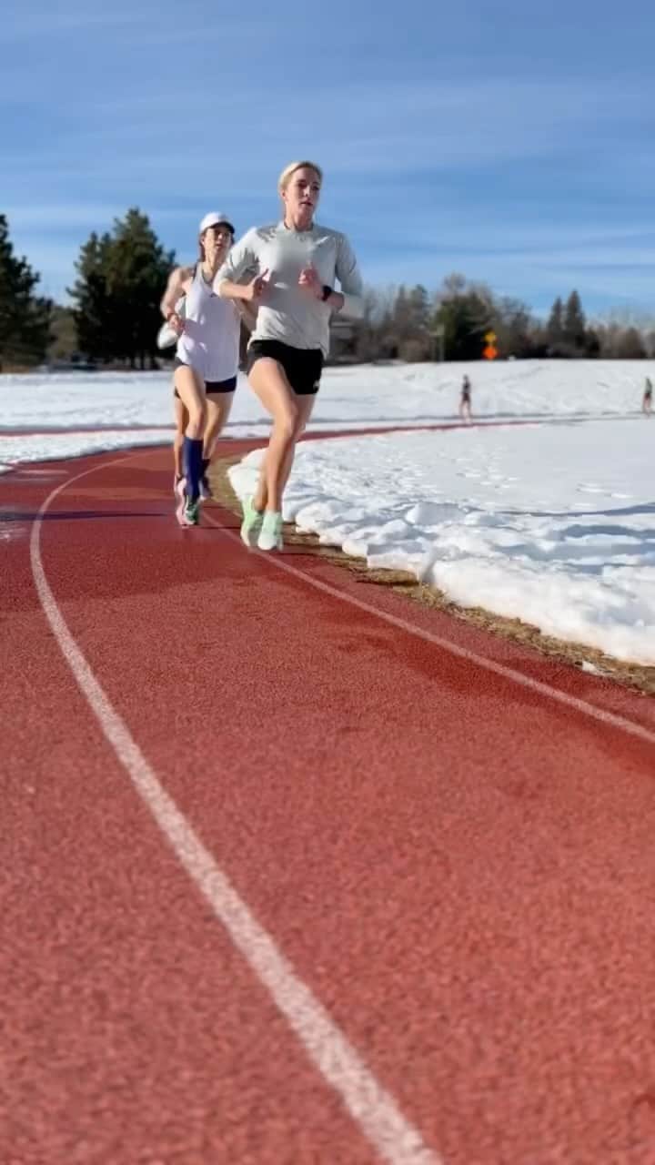 エマ・コバーンのインスタグラム：「Just some thoughts about my team & teammates, in the words of lady gaga 😜 love showing up to practice with this crew every! Who’s your ‘talented, brilliant, incredible, amazing, show stopping, spectacular, never the same, totally unique, completely not ever been done before…’ crew? #team #training」