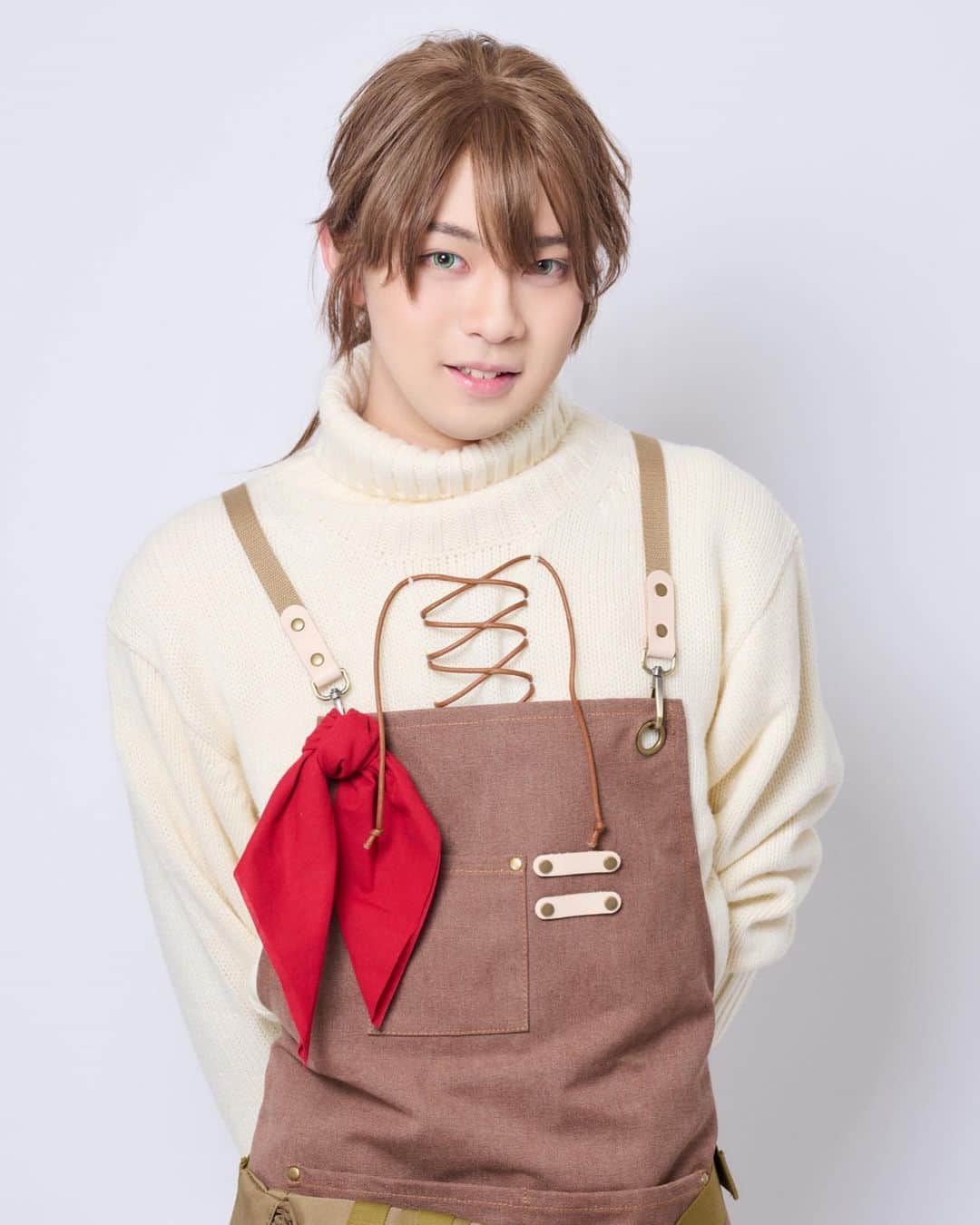 村松健太のインスタグラム：「こんにちは！ジャッジ役の村松です✧︎ ジャッジは小動物のような青年でめちゃ愛くるしいキャラクターです🥺  ぜひ舞台 「穏やか貴族の休暇のすすめ」 観に来て頂けたら嬉しいです！  チケット絶賛発売中✨ confetti-web.com/odayaka-stage  公演日 4/6〜10日 計8公演 場所 シブゲキ  #舞台#役者#俳優#舞台俳優 #舞台俳優好きな人と繋がりたい #舞台メイク」