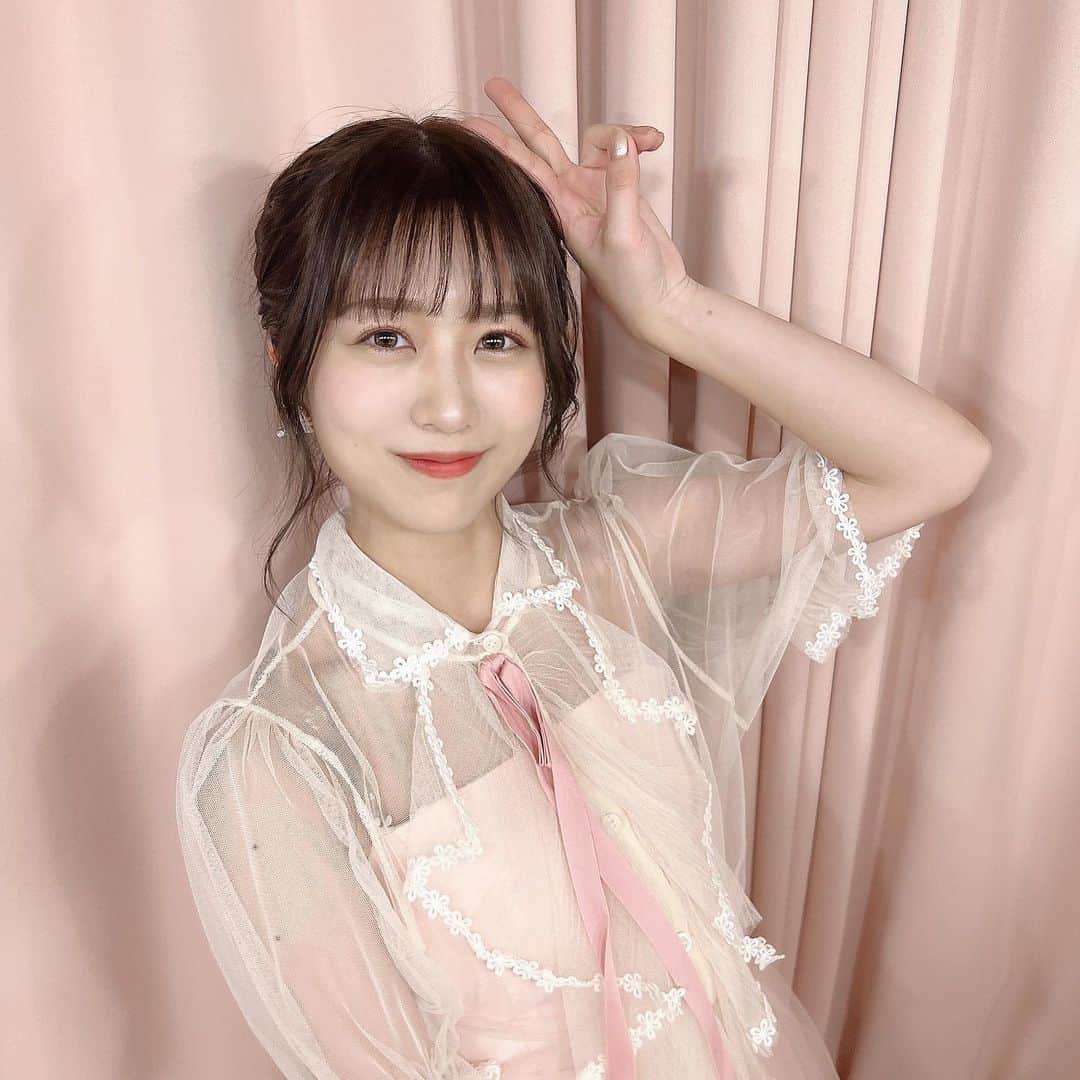 のインスタグラム：「. 岡部チームA千秋楽公演でした！ 4年間このチームで活動できて 本当によかったです☺️  組閣したての時は若い子が多くて このチームに私は必要なのかな？と ネガティブに考えたこともありました。  大変なこと辛いこと悔しいことも たくさんありました。  けどこのチームになってから 今まで絡んだことがなかった後輩と仲良くなれたり  “あやなんがチームAにいてくれてよかった”  そうやってファンの方やメンバーにたくさん言っていただけて すごく幸せだったし そういう存在でありたかったので本当に嬉しいです😌  私をたくさんたっくさん成長させてくれたチームでした💐。  岡部チームA大好き！ 本当にありがとうございました🥰  次はチームBです。これもまた楽しみだな〜💙 チームBのわたしも応援よろしくお願いします！  #akb48 #岡部チームA」
