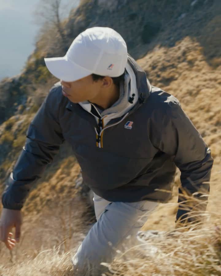 のインスタグラム：「Smart and functional when it rains, easy to pack when the sun shines. Choose your Le Vrai.  #KWAY」