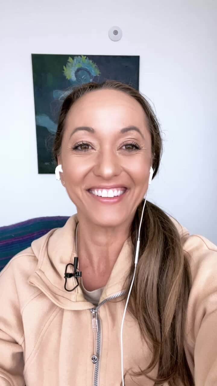 キノ・マクレガ―のインスタグラム：「Yoga and Culture talk with @susannabarkataki」