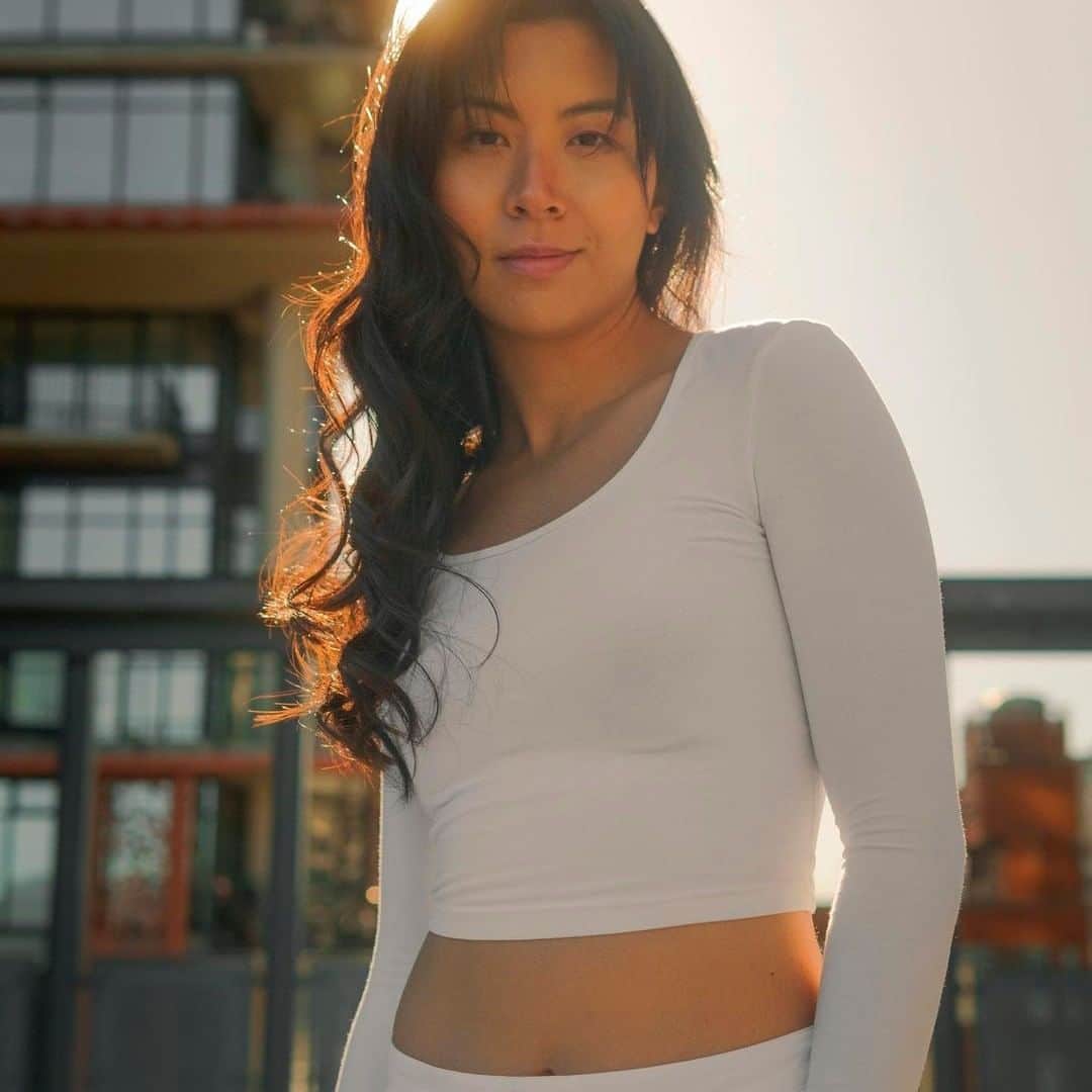 American Apparelのインスタグラム：「@withkarolyn is looking white hot as she basks in the sun in our Cotton Spandex Long Sleeve Crop Top. #AA  #retail」