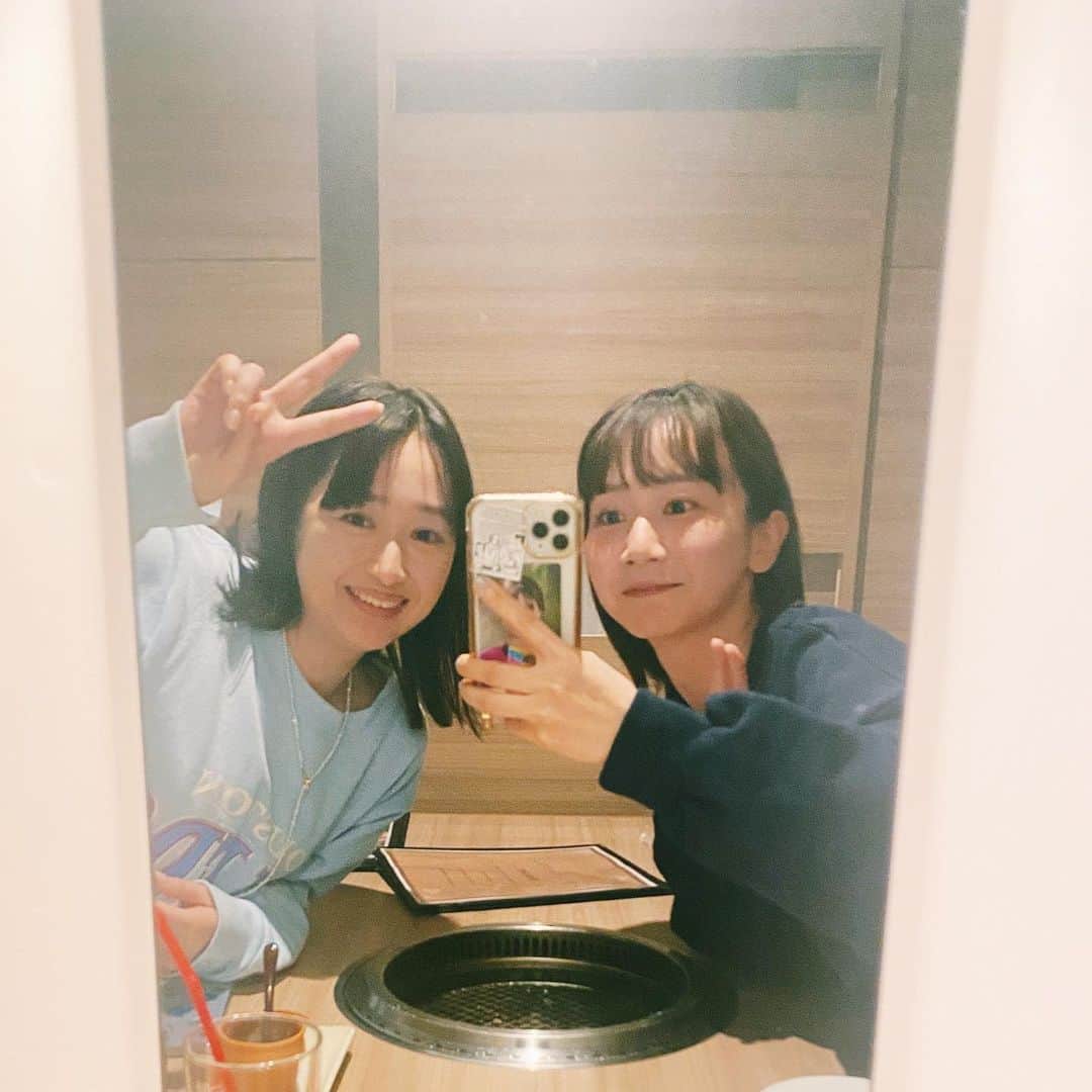 三戸なつめのインスタグラム：「32歳おめでとうわたし達会🥂 出会って9年、来年で10周年。 末永くよろぴこ🏋️‍♀️💕 #2月に生まれし女人 #午年 #mito_natsume」