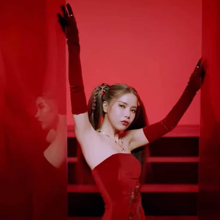 ソラのインスタグラム：「rate this song from 1 - 10 !!!」