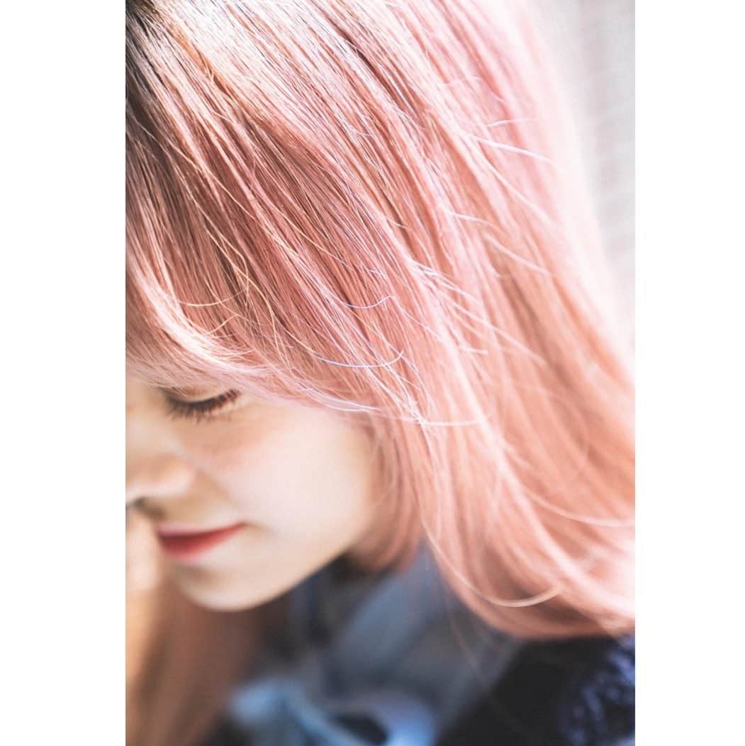福田沙紀さんのインスタグラム写真 - (福田沙紀Instagram)「곧 봄이 오네요🌸  春が来るね🌸  Hair make /北一騎(Permanent) Photographer /Robin Furuya  THANK U  #핑크머리 #사진#봄」3月16日 18時51分 - sakifukuda_official
