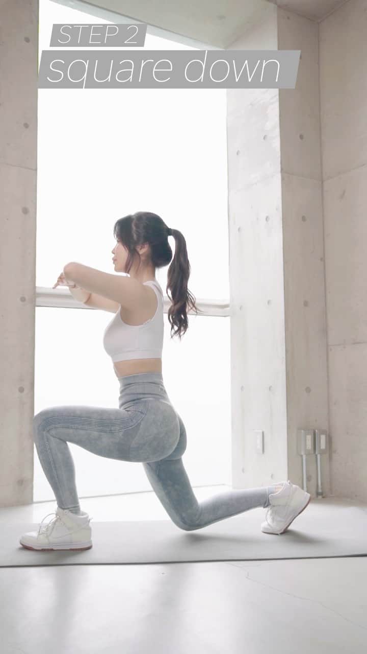 渋谷ゆりのインスタグラム：「𝐀𝐋𝐌𝐎𝐎𝐑𝐄 𝐅𝐈𝐓 【ランジスクワット】 大臀筋だけではなく、脚全体と腸腰筋を鍛えることで、 ヒップアップ×美脚×下っ腹の引き締め！ 10回×３セット やってみよう💓  できた人は、コメントに「できた！」って書いて習慣にしよう💪 カラダに自信を、ジブンに愛を💓  ✔️着用アイテム ●ワンショルダーブラ ONE SHOULDER BRA White/Wine Red/Black  ●ヒップアップレギンス タイダイ BEAUTIFUL BUTT LEGGINGS TIE DYE Black / Hot Pink / Khaki / Light Blue  #ALMOORE #家トレ #トレーニング #トレーニング動画」