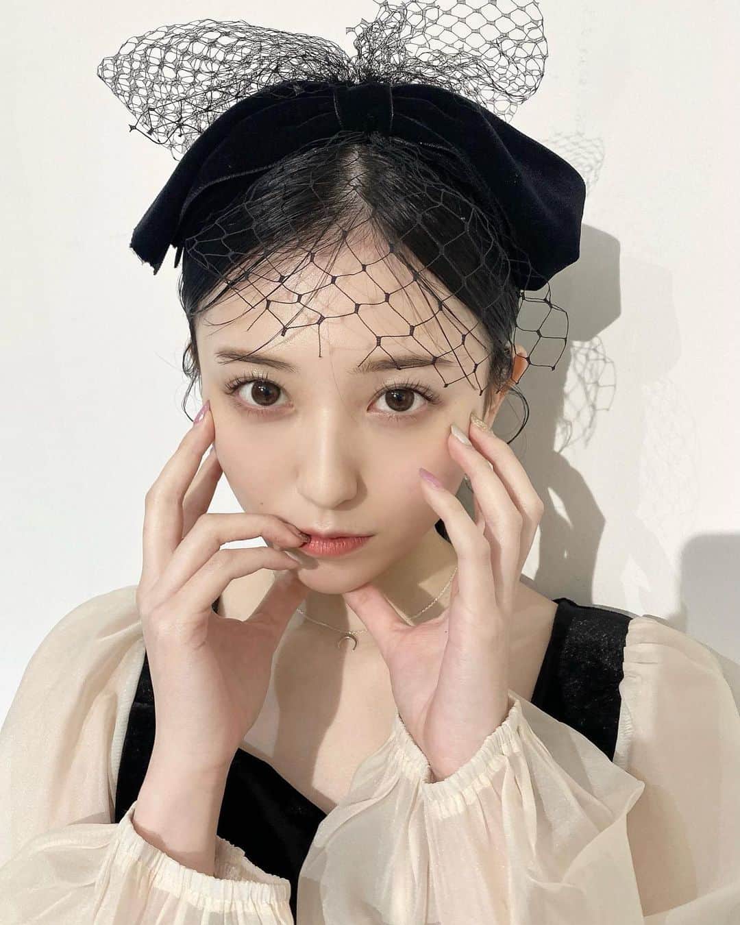 吉井美優のインスタグラム：「. Amy と SUN&MOONをテーマに コラボアクセサリーを作らせて頂きました POP UP STORE先行販売中です そして3月19日 13:00〜15:00  店頭に立たせて頂きます 皆様に似合うもの一緒に選びたいです 💍 是非遊びに来て下さい お待ちしております ☾︎ ♡」