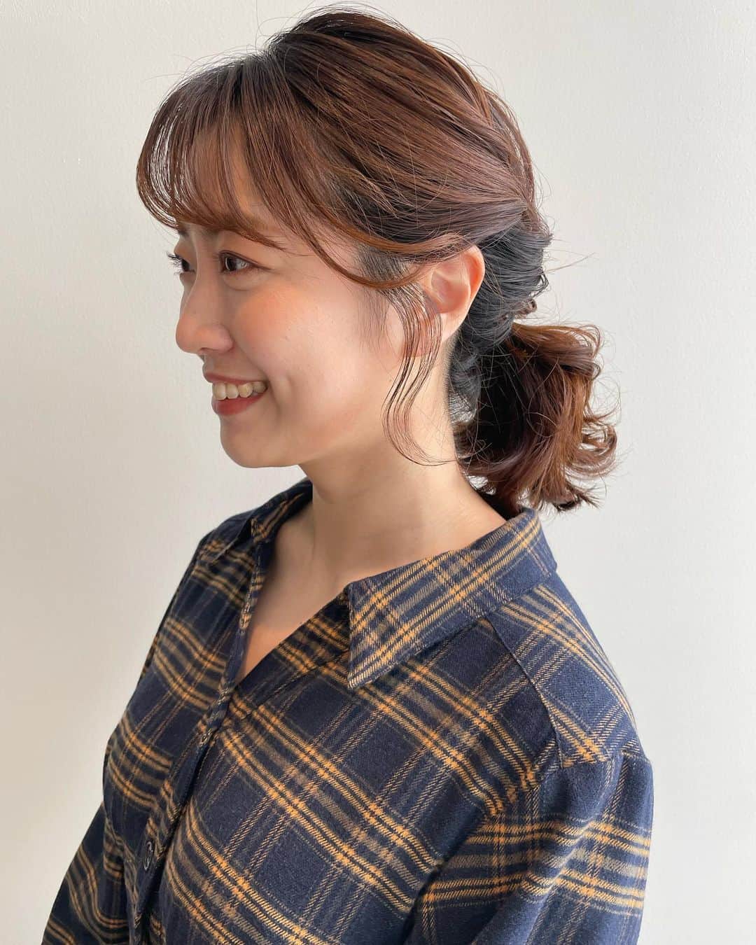 のインスタグラム：「♡♡ . . 耳のところのくるん🌱が可愛い🎶 . #ボブポニー  #ヘアアレンジ . . あんなさんとパシャり(*^^*) あんなさんのインスタにも載せてくれて嬉しい🥺✨✨ ありがとうございます🐹💖」