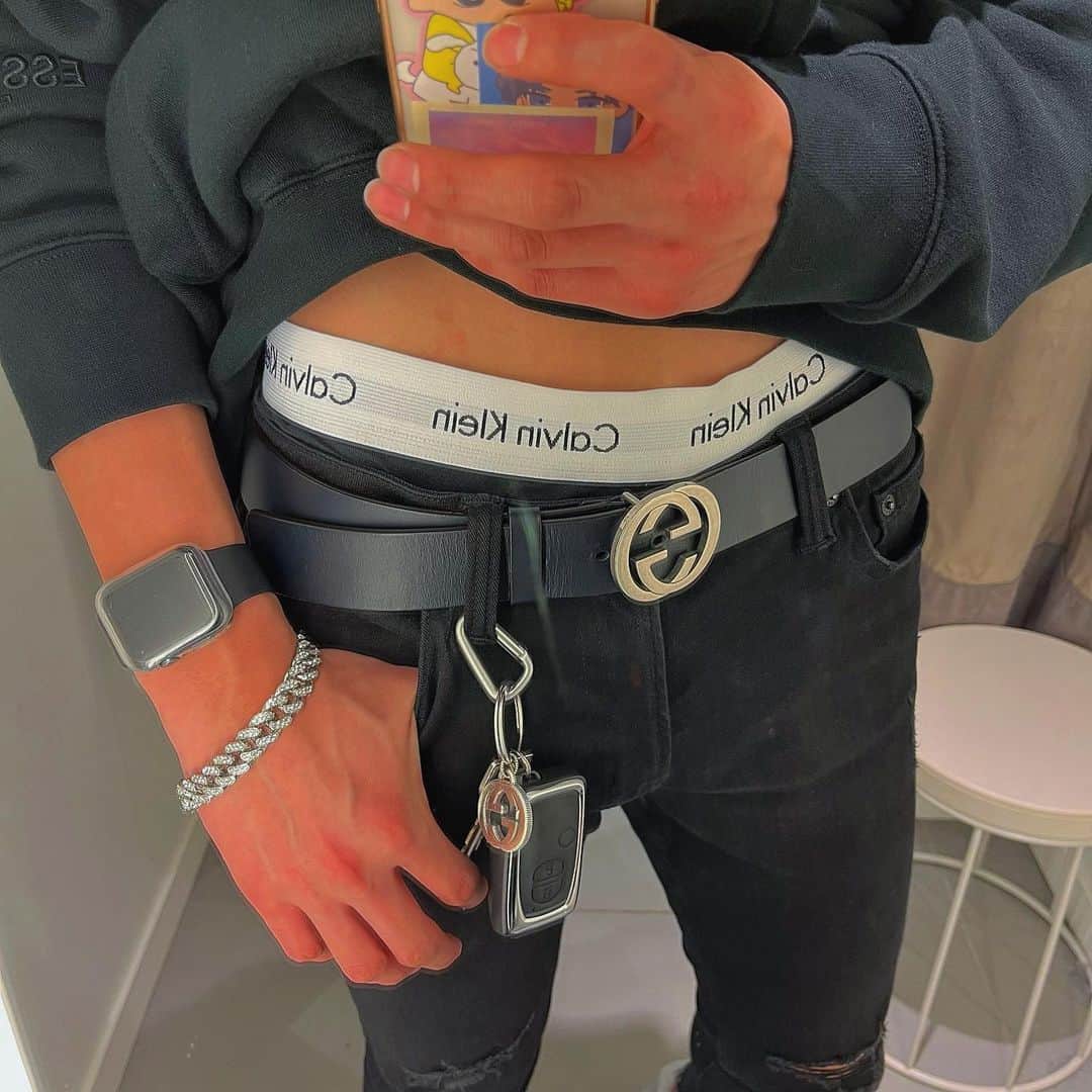 のインスタグラム：「𝐶𝑎𝑙𝑣𝑖𝑛 𝐾𝑙𝑒𝑖𝑛 ・ ・ ・ ・ ・えちえち🙈💕 #calvinklein #アンダーウェア #パンツ #エチエチ #gucci #オシャレさんと繋がりたい」