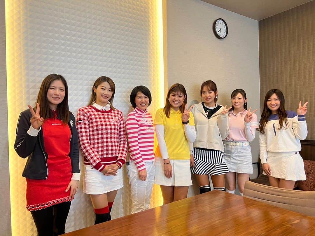 原田怜奈のインスタグラム：「高校生ぶりの土佐カントリー 楽しかったです✨😌  たくさん 高知の方々に会えて 嬉しかったです🥺✨  ２枚目の動画は @wakana.kimoto プロに 撮っていただきました😊  またみんなにも会いたいな❤︎ . . . . . #女子ゴルフ #golf」