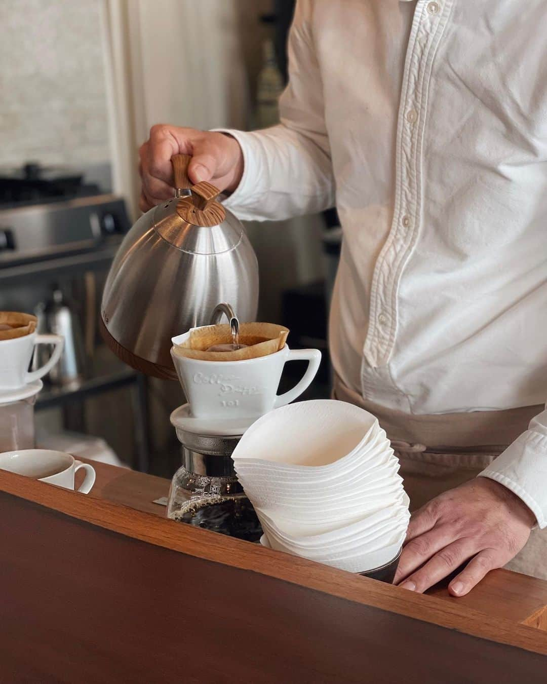 上地雅弥 MURUAさんのインスタグラム写真 - (上地雅弥 MURUAInstagram)「先日のcafe☕️  非現実的だけどすごく落ち着く空間だった〜。。 お手洗いまで素敵すぎた🥺  そして目の前で煎れていただくコーヒーはまた格別でした🥺 &チーズケーキは溶けてすぐなくなった🥺 近々また行きたいな〜〜。  #福岡カフェ #高宮カフェ @c.iwakuma」3月16日 21時26分 - miyabi_408