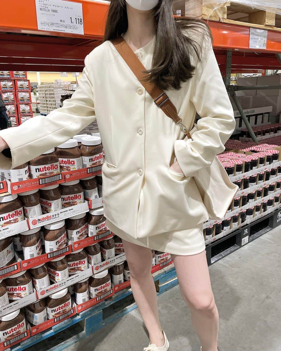 i am aiのインスタグラム：「costcoでの一コマ。 ㅤㅤㅤㅤㅤㅤㅤㅤㅤㅤㅤㅤㅤ 新作のピザを買いに🍕 照り焼きチキンピザ アレンジして美味しくぺろりです。　　  気分すぎるたまごset upで🥚🤍 ㅤㅤㅤㅤㅤㅤㅤㅤㅤㅤㅤㅤㅤ #shoponpon」