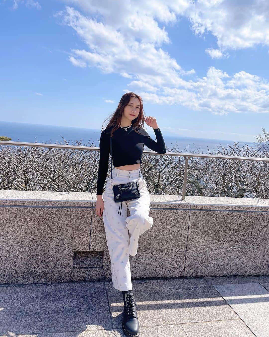 瀬名ひなののインスタグラム：「24歳になりました🥳 お祝いメッセージやプレゼントくれた方ありがとうございます🤍 今年の抱負は楽しく生きること！！#0316」