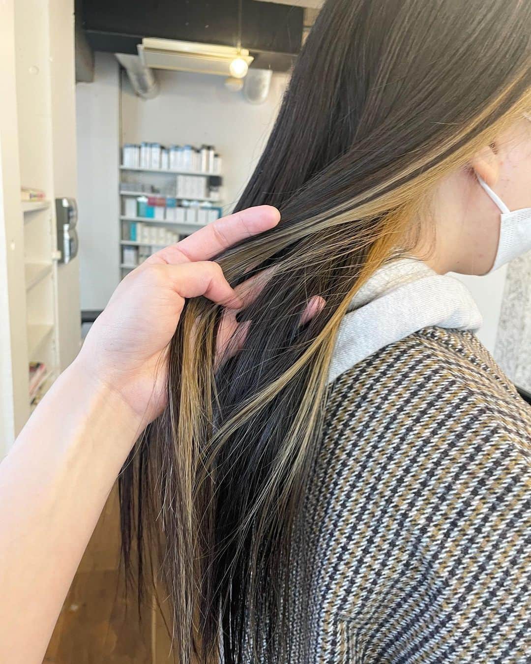 のインスタグラム：「1BLEACH   インナーカラー　  #イヤリングカラー　#ブリーチカラー　#ヘアカラー」