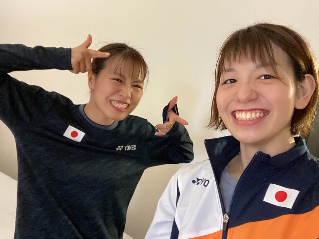 福島由紀さんのインスタグラム写真 - (福島由紀Instagram)「★All England Open 2022★ 2022.03.16  まずは、廣田おかえり☺️！！  無事に復帰戦ができたこと、すごく嬉しいです！ ながーい試合もできて、少しでも長くコートに立てた。 待ってくれていたファンの方々からのメッセージなどもすごく嬉しかったです🥰✉✍  負けてしまいましたが、まだまだこれから。  焦らず、フクヒロらしく。っていうのを少しずつ戻していきたいし、新しいフクヒロも作っていきたいですね！  これからも2人らしく、やっていきます！💪  Welcome back, Hirota. And I'm back as Fukuhiro! Thank you to all the fans who have been waiting for us📣 I will continue to do my best little by little!!   #フクヒロ  #復帰戦  #allenglandopen2022   #まだまだこれから   #感謝の気持ちを忘れずに   #笑顔で  #また頑張ろう  #少しずつ」3月17日 2時39分 - bluvic01