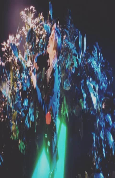 キム・ジュノのインスタグラム：「가즈아 TAN #탄 #TAN #두두두 #DUDUDU #KPOP #아이돌」